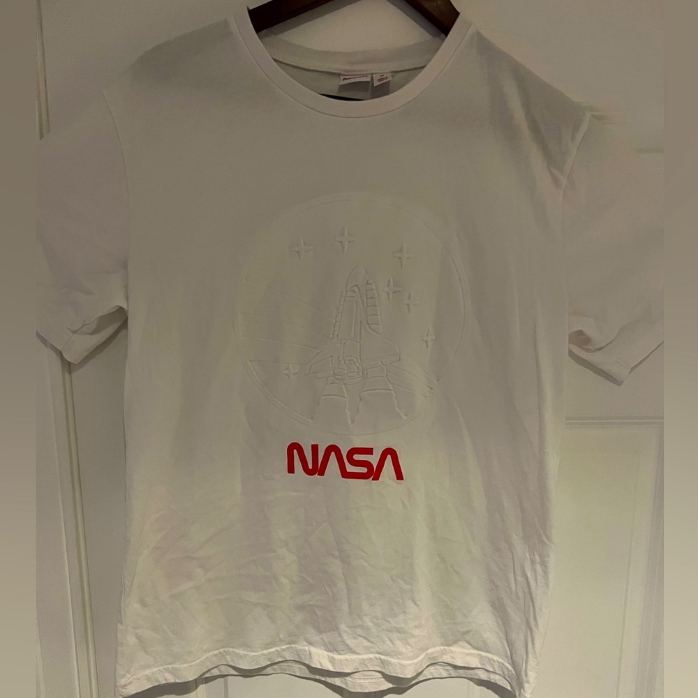 GRAPHIC💖 NASA T SHIRT MENS MEDIUM WHITE AND RED